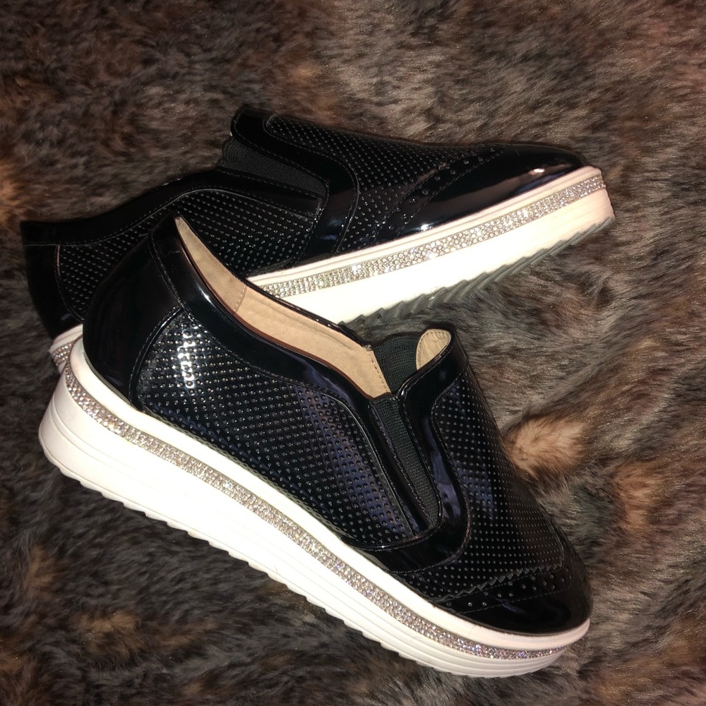 Patent leather oxford sneaker